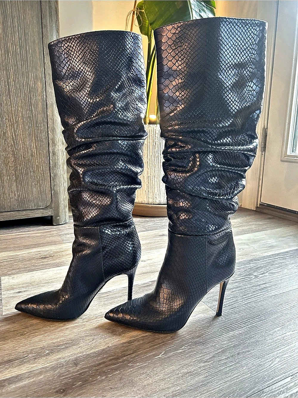 Vero Cuoio Metallic Midnight Blue Snakeskin Heeled Boots Size US 9